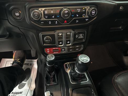 Used 2019 Jeep Wrangler Rubicon AWD/4WD image 16
