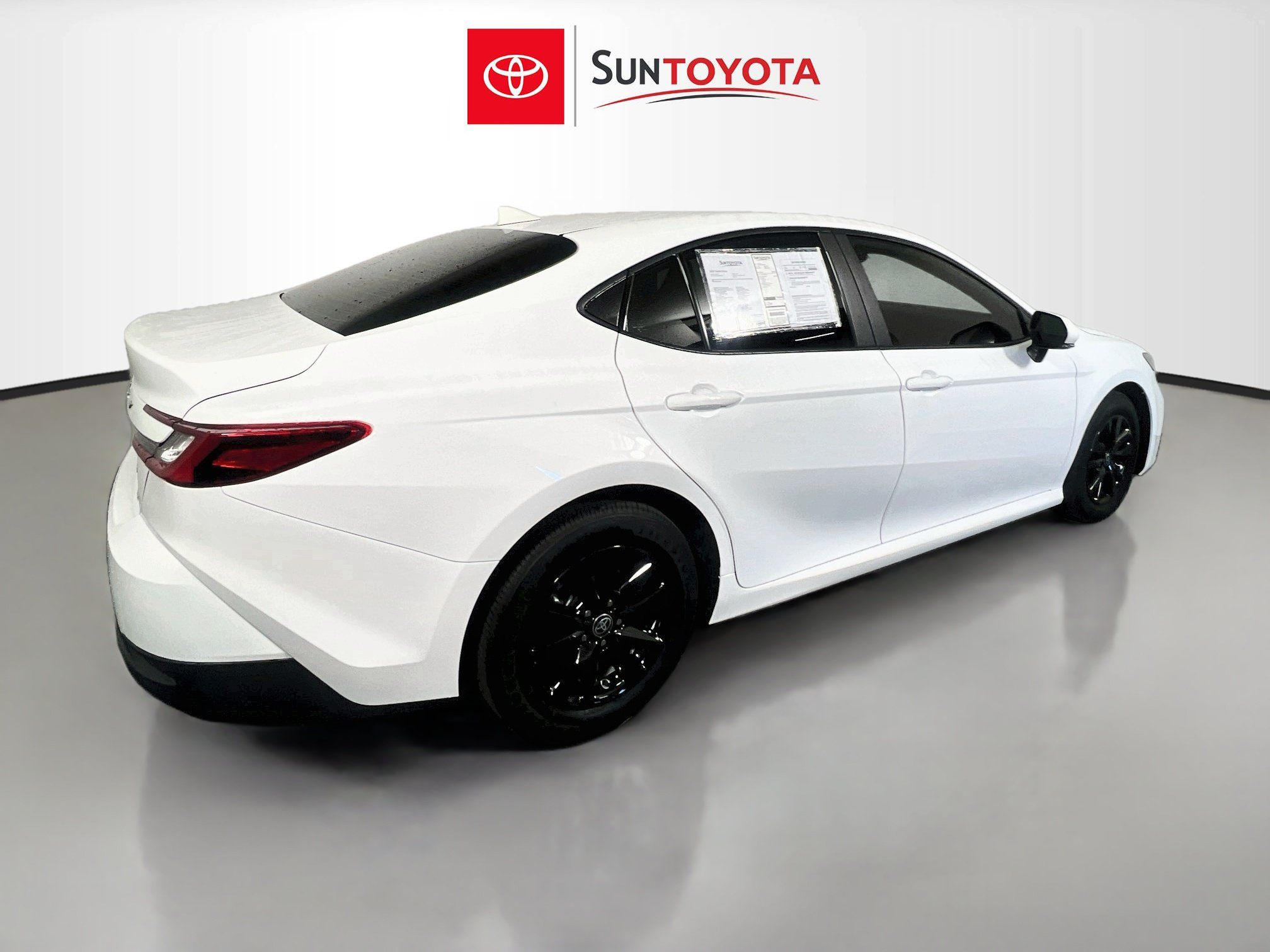 Used 2025 Toyota Camry LE FWD image 4