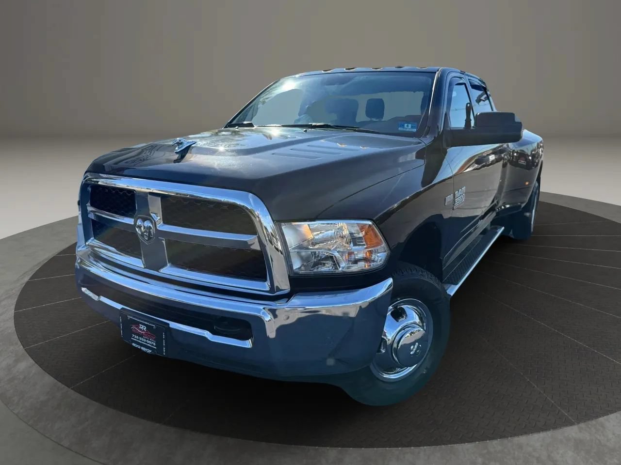 Used 2018 RAM 3500 Tradesman w/ Chrome Appearance Group AWD/4WD image 2