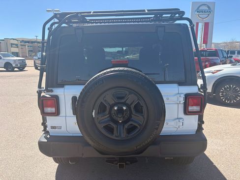 Used 2022 Jeep Wrangler Sport AWD/4WD image 4