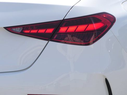 Used 2023 Mercedes-Benz C 300 Sedan image 4