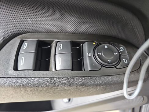 Certified 2024 Chevrolet Equinox RS image 32