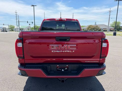 Used 2025 GMC Canyon Denali AWD/4WD image 6