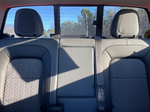 Used 2020 Chevrolet Colorado Z71 image 11