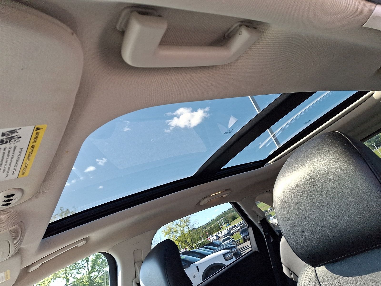 Used 2018 Ford Edge Titanium w/ Equipment Group 302A AWD/4WD image 15
