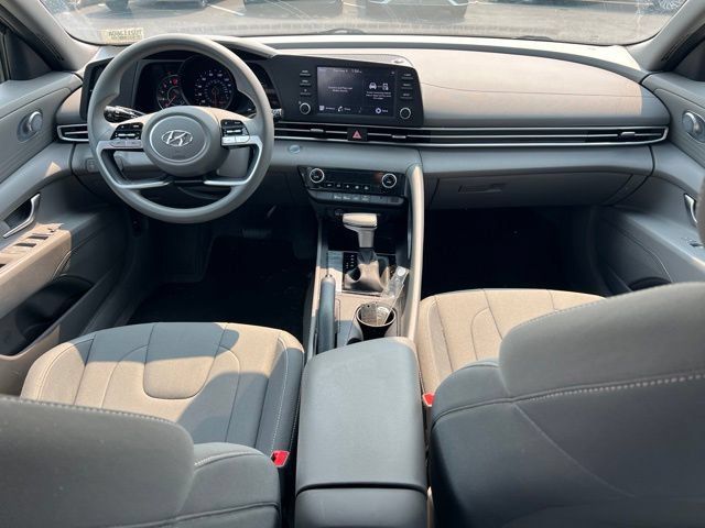 Used 2023 Hyundai Elantra SEL FWD image 7