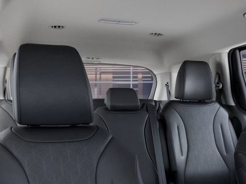 Certified 2026 Kia Carnival EX FWD image 27
