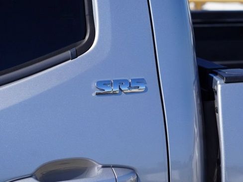 Used 2021 Toyota Tacoma SR5 RWD image 12