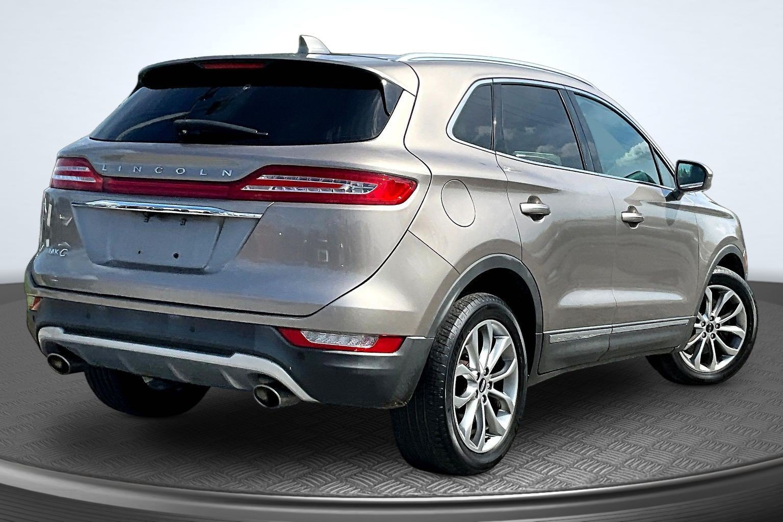 Used 2019 Lincoln MKC Select w/ Select Plus Package AWD/4WD image 5