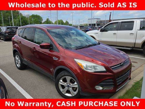 Used 2015 Ford Escape SE image 2