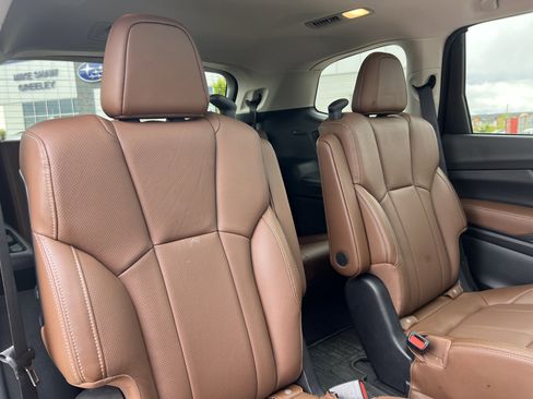 Used 2023 Subaru Ascent Touring AWD/4WD image 17