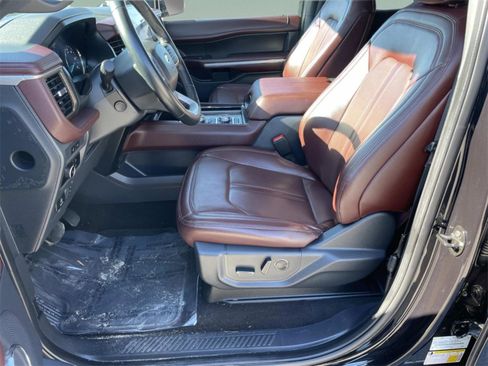 Used 2023 Ford Expedition Limited image 14