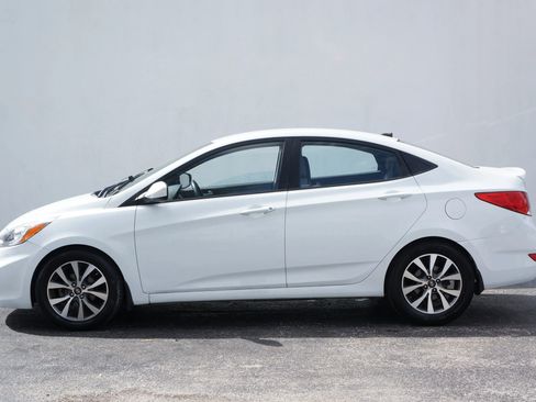 Used 2015 Hyundai Accent GLS w/ Option Group 03 image 4