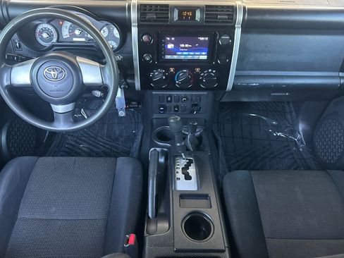 Used 2007 Toyota FJ Cruiser 4WD image 3