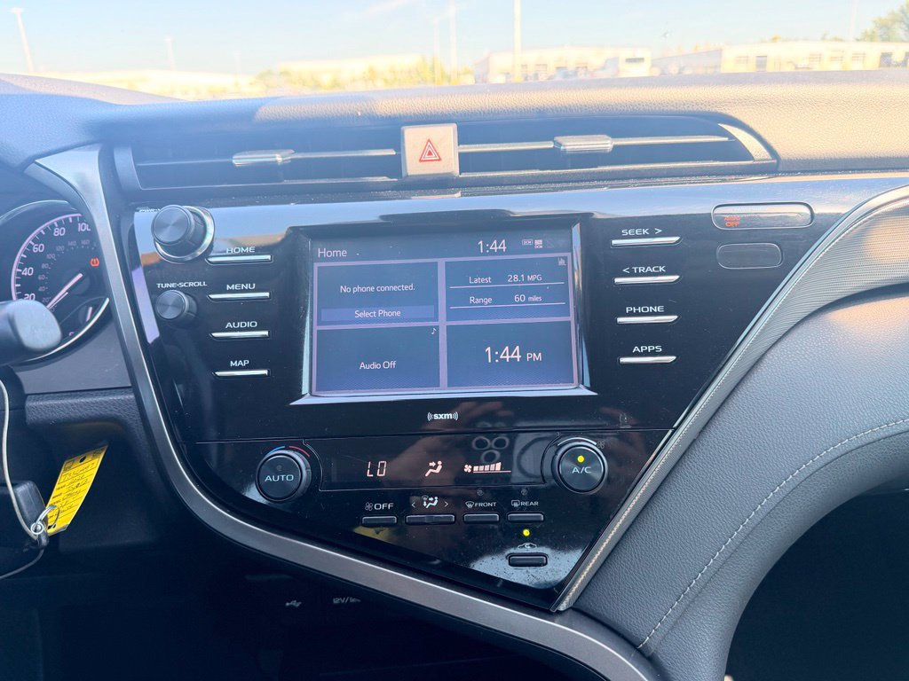 Used 2020 Toyota Camry SE FWD image 17