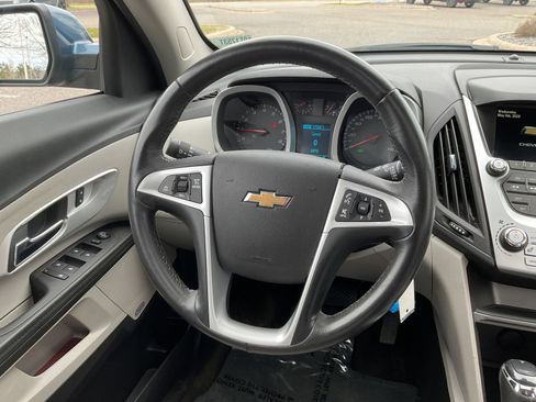 Used 2017 Chevrolet Equinox LT FWD image 19