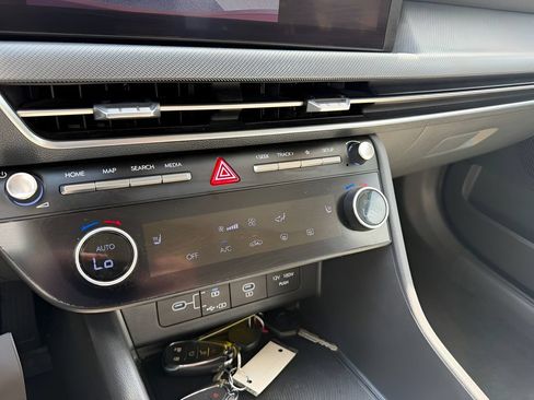 Used 2025 Hyundai Sonata SEL FWD image 26