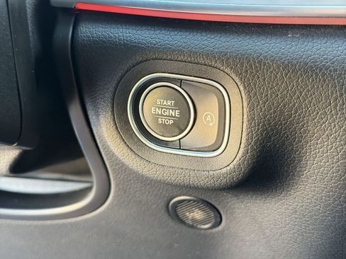 Used 2022 Mercedes-Benz GLE 350 4MATIC w/ Premium Package image 26