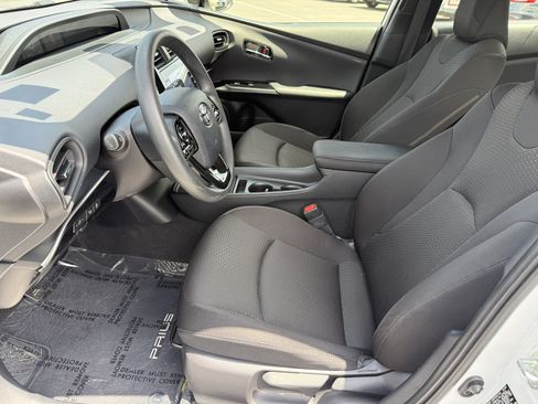Certified 2022 Toyota Prius LE FWD image 24