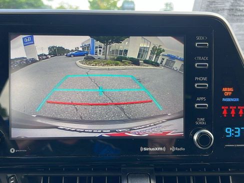 Used 2019 Toyota C-HR XLE FWD image 26