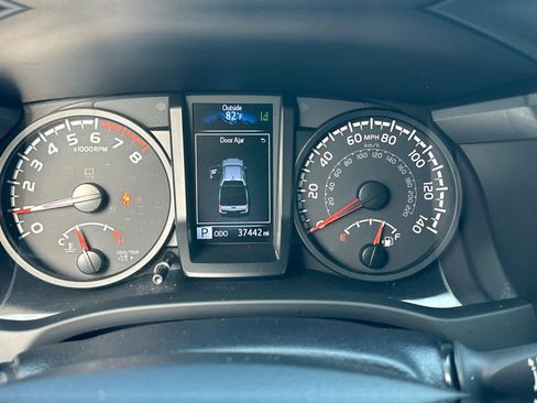 Used 2023 Toyota Tacoma SR AWD/4WD image 14