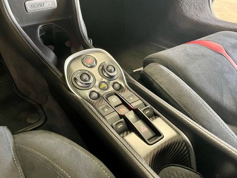 Used 2017 McLaren 570S image 13