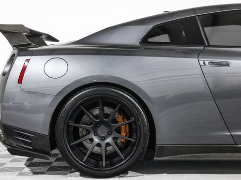 Used 2013 Nissan GT-R Premium AWD/4WD image 3