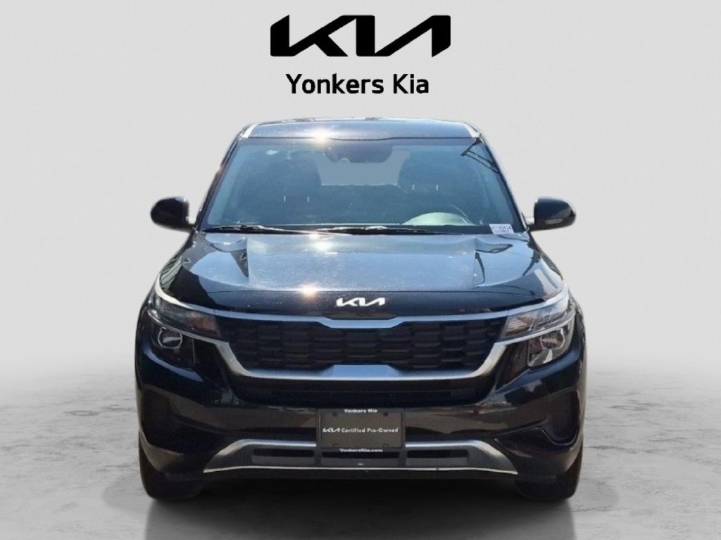 Used 2023 Kia Seltos LX AWD/4WD image 2