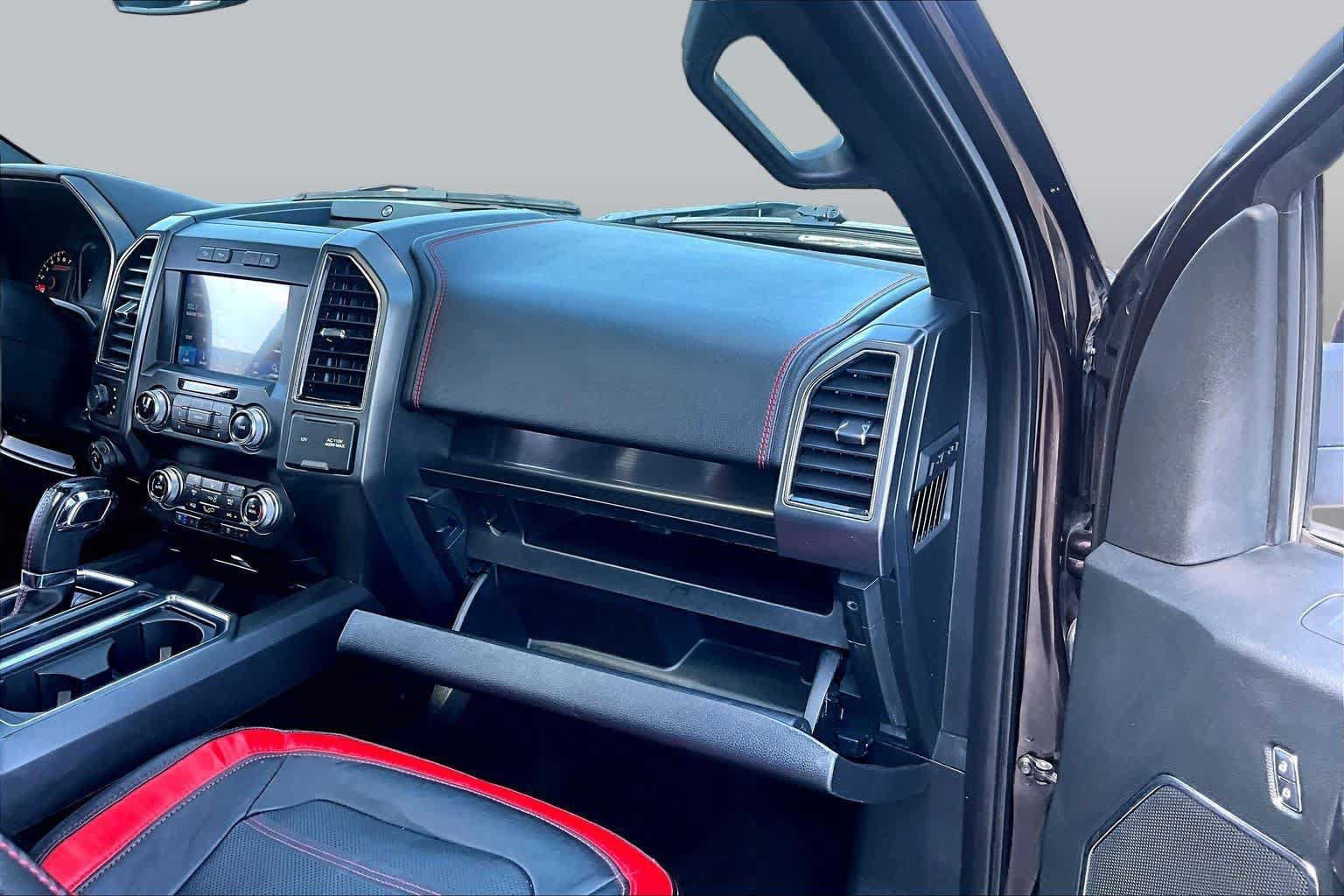 Used 2019 Ford F150 Lariat w/ Equipment Group 502A Luxury AWD/4WD image 19
