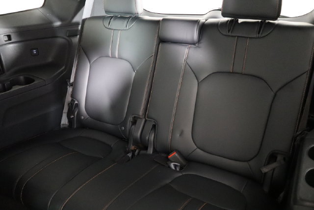 Used 2025 Honda Pilot TrailSport image 16
