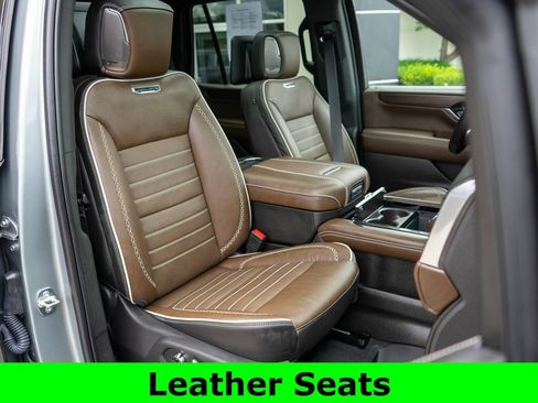 Used 2026 GMC Yukon Denali Ultimate w/ LPO, Floor Liner Package AWD/4WD image 9