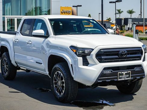 Used 2024 Toyota Tacoma SR5 image 3