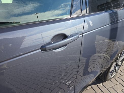 Used 2024 Land Rover Discovery Dynamic SE image 13