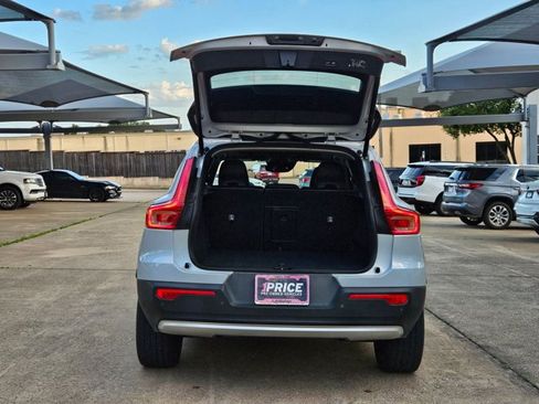 Used 2020 Volvo XC40 T5 Momentum AWD/4WD image 6