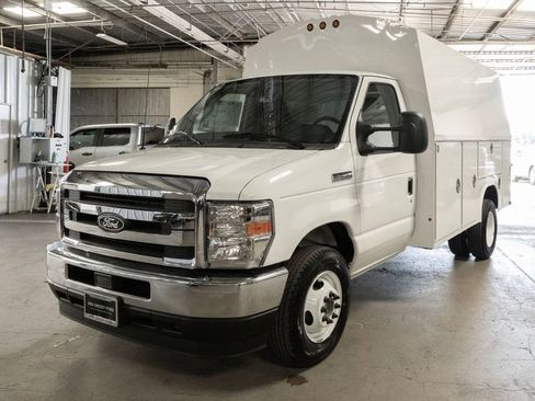 New 2026 Ford E-350 and Econoline 350 Super Duty w/ Power Equipment Group image 4