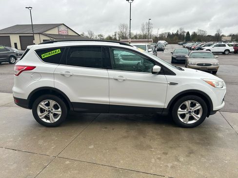 Used 2014 Ford Escape SE w/ Equipment Group 201A image 4