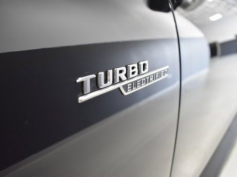 Used 2025 Mercedes-Benz GLC 43 AMG 4MATIC image 42