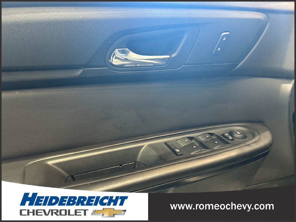 Used 2017 Chevrolet Traverse LT w/ Style and Technology Package AWD/4WD image 11