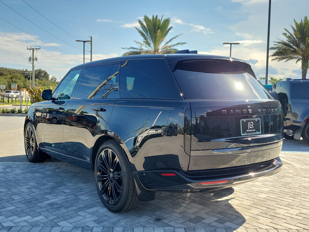 New 2027 Land Rover Range Rover Long Wheelbase Autobiography AWD/4WD image 3