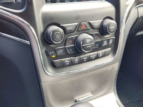 Used 2018 Jeep Grand Cherokee Limited AWD/4WD image 21