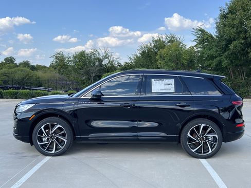 New 2025 Lincoln Corsair Grand Touring image 12