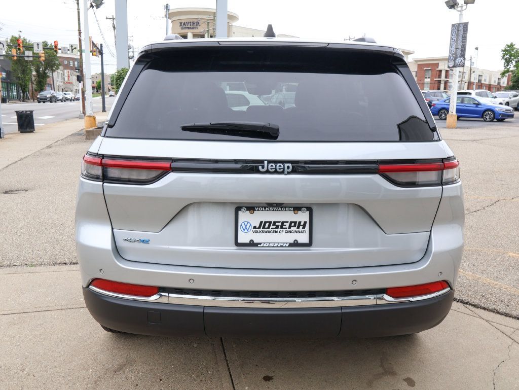 Used 2024 Jeep Grand Cherokee Limited 4xe AWD/4WD image 4