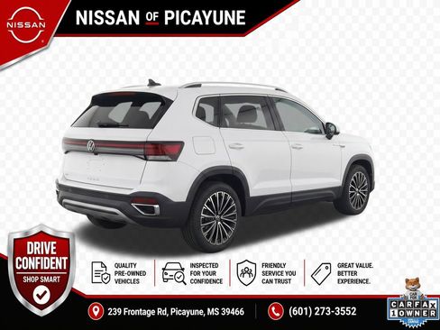 Used 2025 Volkswagen Taos SE FWD image 5