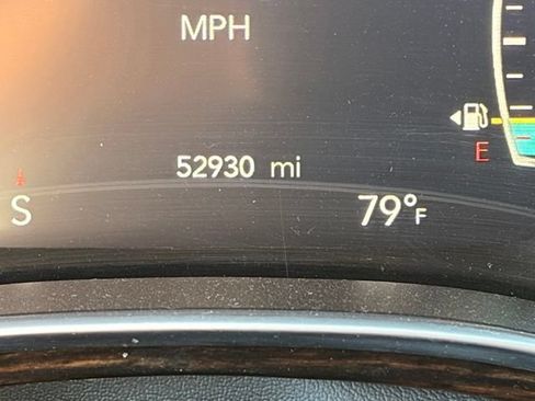 Used 2024 Chrysler Pacifica Limited FWD image 14