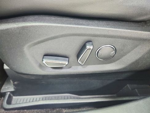 Used 2018 Ford Edge Titanium image 20