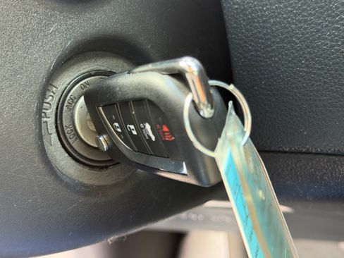 Used 2020 Toyota Corolla LE FWD image 36