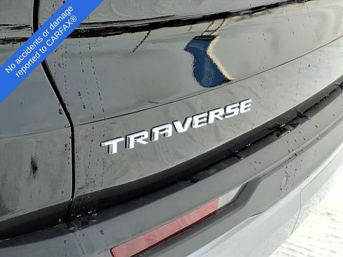 Used 2025 Chevrolet Traverse LT image 11