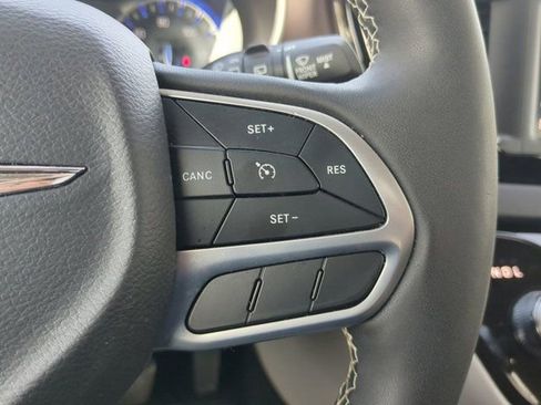 Used 2024 Chrysler Voyager LX image 25