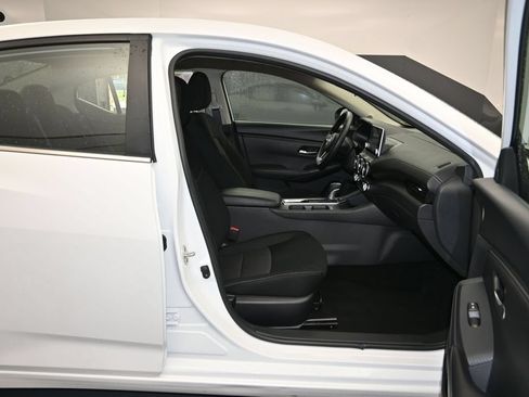 Used 2024 Nissan Sentra SV FWD image 25