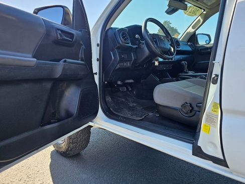 Used 2022 Toyota Tacoma SR image 29